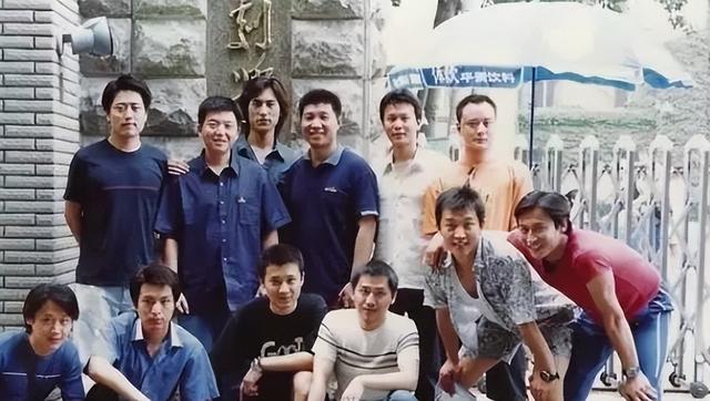靳东第一任老婆个人简历（靳东现任老婆简历）