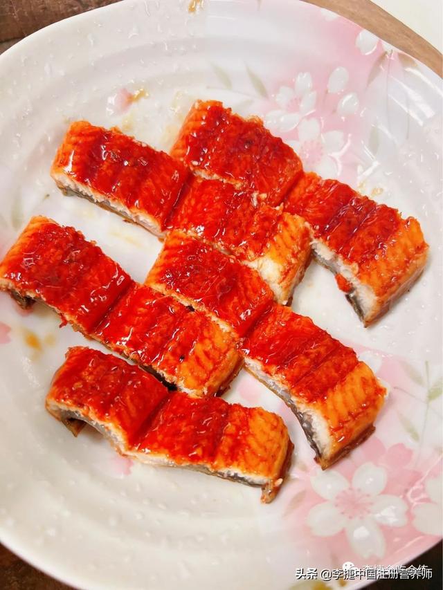 每天吃馒头瘦了10斤，吃馒头瘦了20斤？