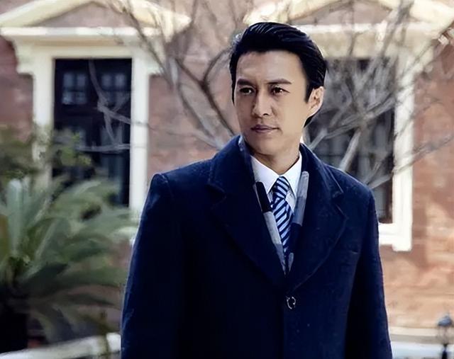 靳东第一任老婆个人简历（靳东现任老婆简历）
