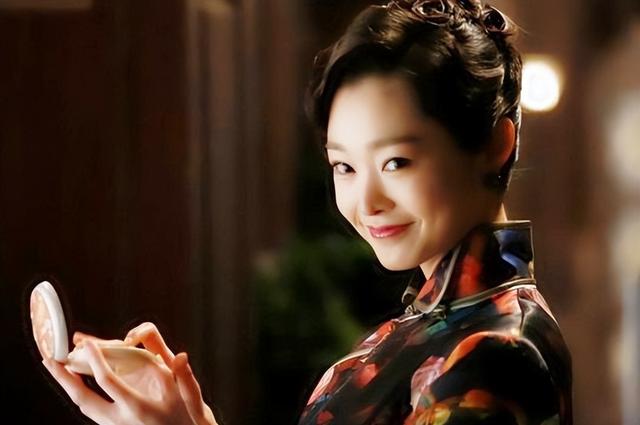 靳东第一任老婆个人简历（靳东现任老婆简历）