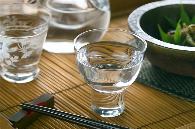 存茅台酒可以赚钱吗（买茅台存起来赚钱吗）