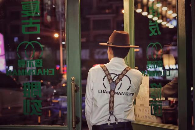 天津理发师一个月能挣多少钱（上海理发师一个月能挣多少钱）