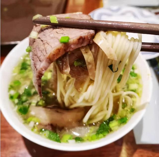 久焖提督私房牛肉面加盟费用多少钱，久焖提督私房牛肉面馆加盟？