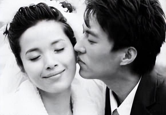 靳东第一任老婆个人简历（靳东现任老婆简历）