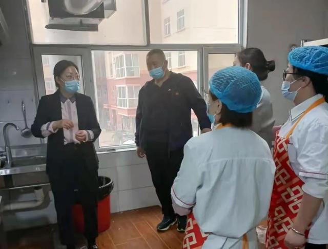 袁记串串香官网加盟费（袁记串串香官网电话）