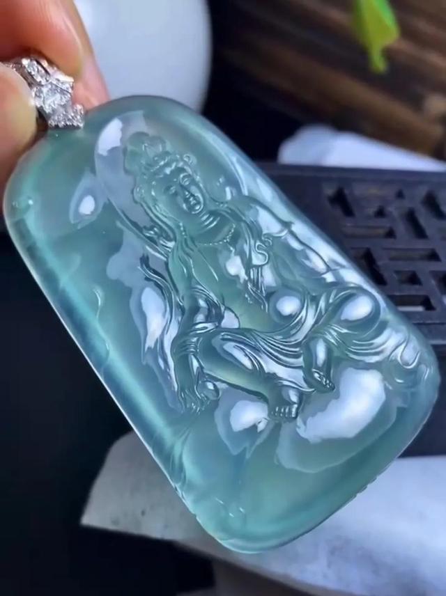 淘宝直播间翡翠是真的吗怎么这么便宜，淘宝直播间几十块的翡翠是真的吗？
