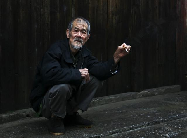 5年属牛36一生两次婚姻（85年属牛女一生几次婚姻）"