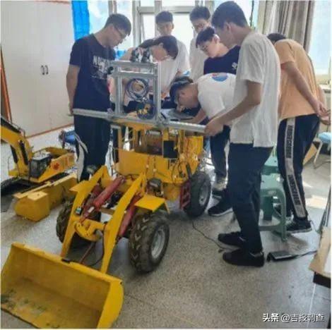 互联网+大学生创新创业大赛项目名称，互联网+大学生创新创业大赛项目名称怎么写？