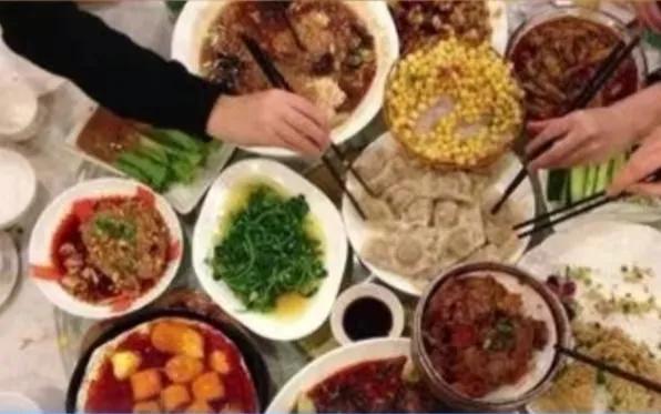 邻小姐麻辣烫开店需要多少钱（邻小姐麻辣烫加盟费是多少）