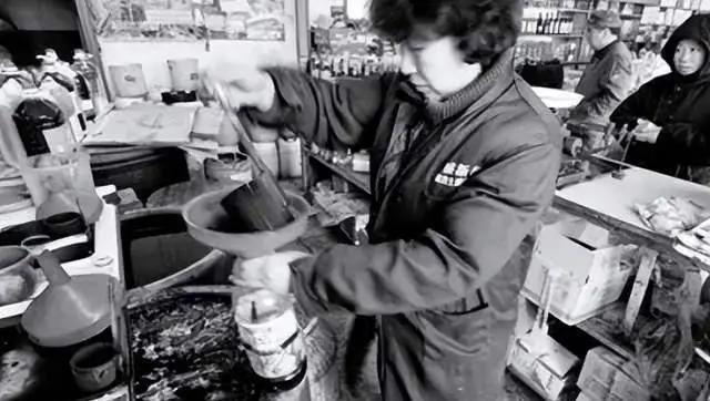 地摊10大快消品纯铜钥匙扣（地摊10大快消品小吃）