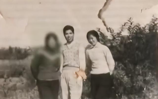 4年狗93年鸡属于上等婚吗金鸡怕玉犬（94年狗93年鸡属于上等婚吗都是8月出生）"