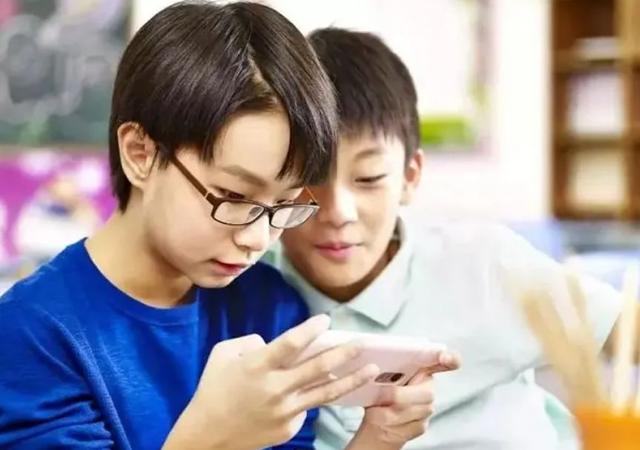 短视频的危害演讲稿，关于短视频的利弊的议论文？
